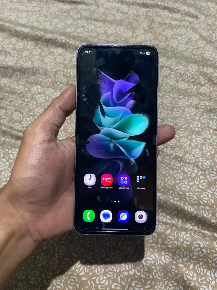 Samsung z flip 3 256gb sain unit only