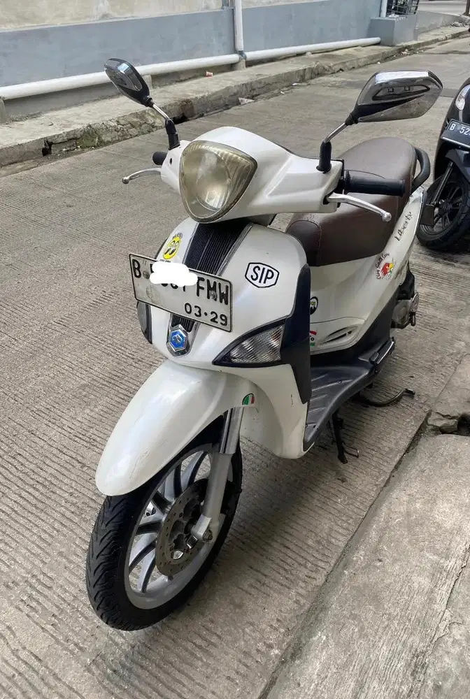 WTS PIAGGIO LIBERTY 100 AT 2012 Putih