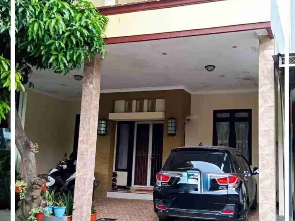 Dijual rumah full renovasi 2 lantai di Grand Wisata