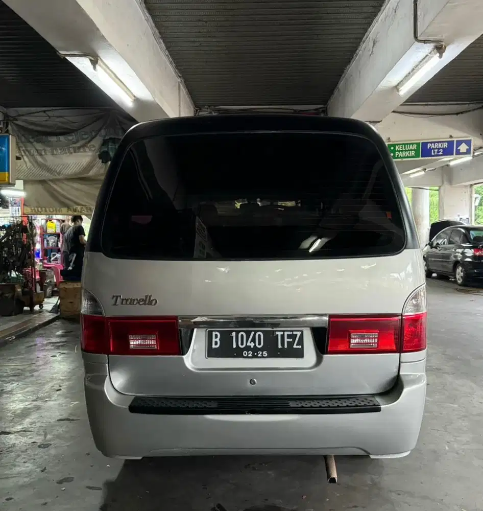 AMBULANCE Kia Travello 2009 Bensin