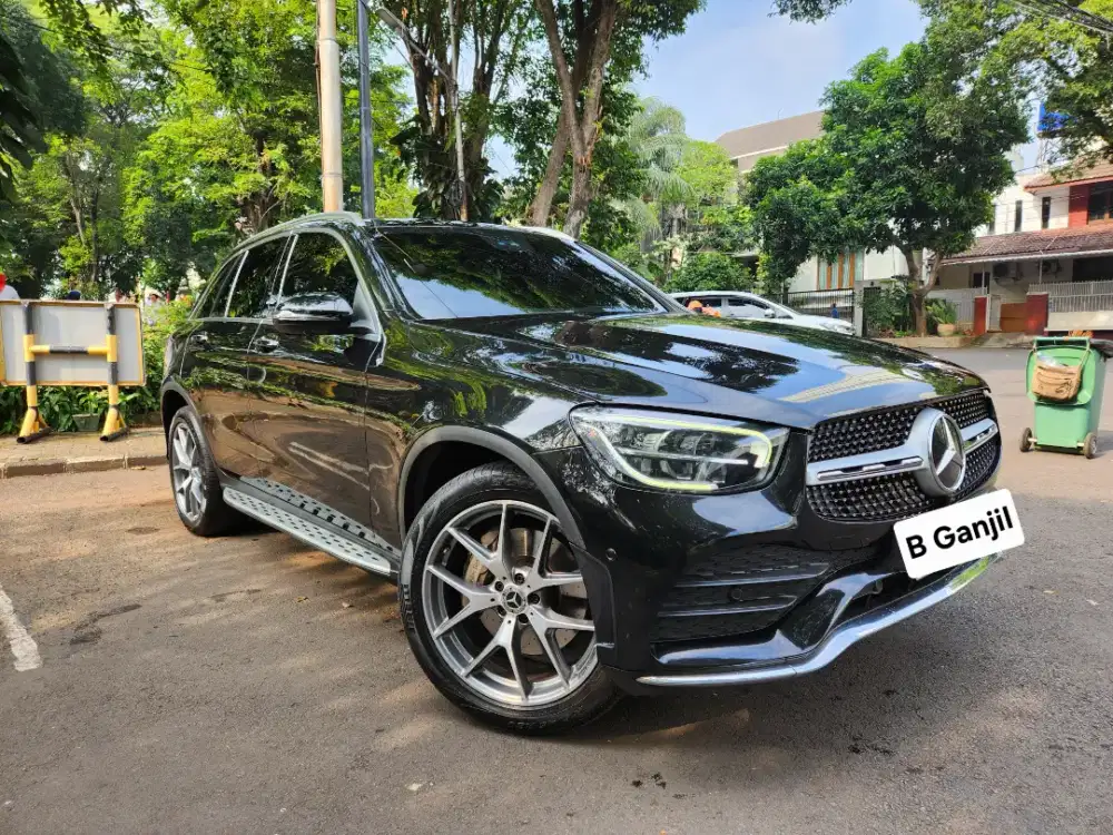 Mercedes-Benz GLC200 2020 AMG Panoramic Sunroof