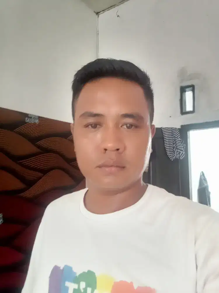 Pengen kerja .serius mau kerja dan niat kerja