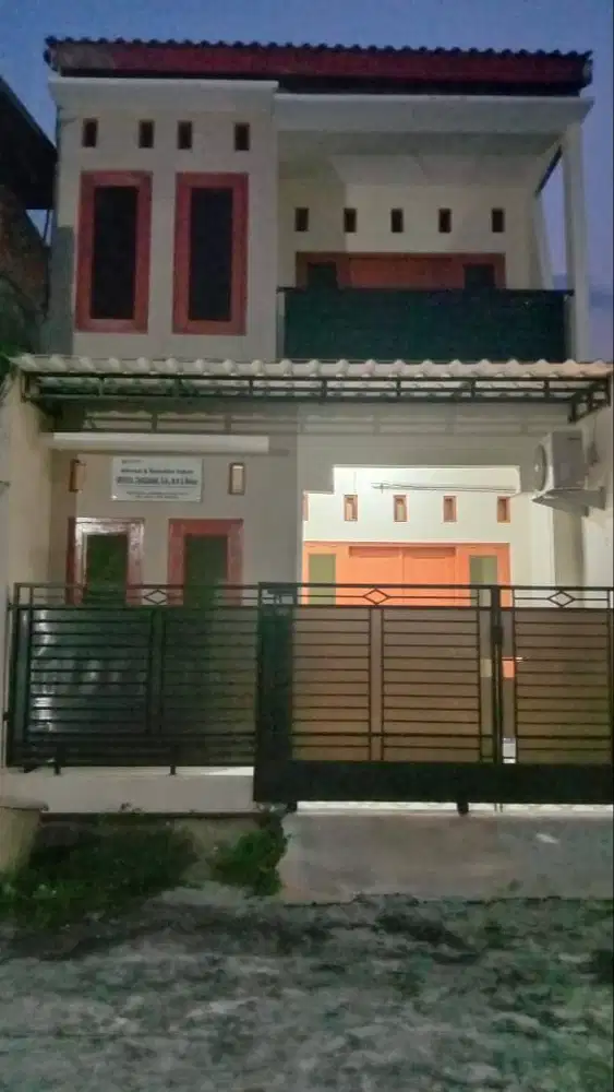 Dijual rumah 2 lantai