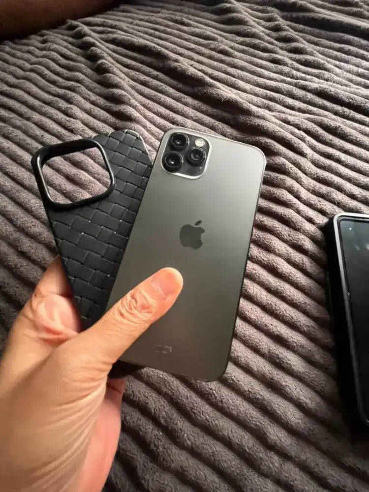 IPHONE 12 PRO 128 EKS IBOX BH 97% MINUS PEMAKAIAN AJA