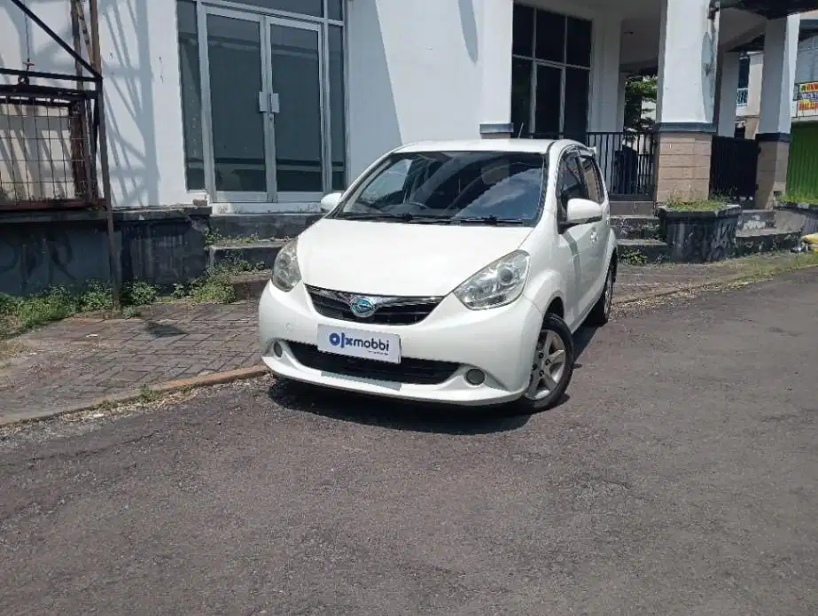 Pajak Panjang - DAIHATSU SIRION 1.3 D BENSIN A/T 2013 PUTIH