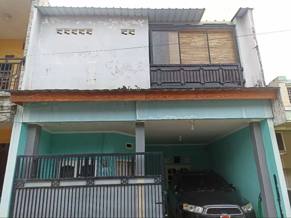 Rumah 2 Lantai, 4 KT 2 KM Lokasi Strategis