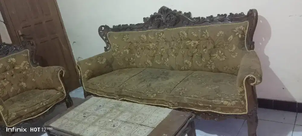 Sofa kayu ukir 1 set