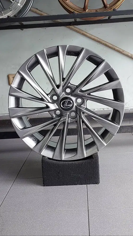 Lexus ES-250. R18.Hyper Black.Utk Alphard,Vellfire ,Reborn, Zenix, dll