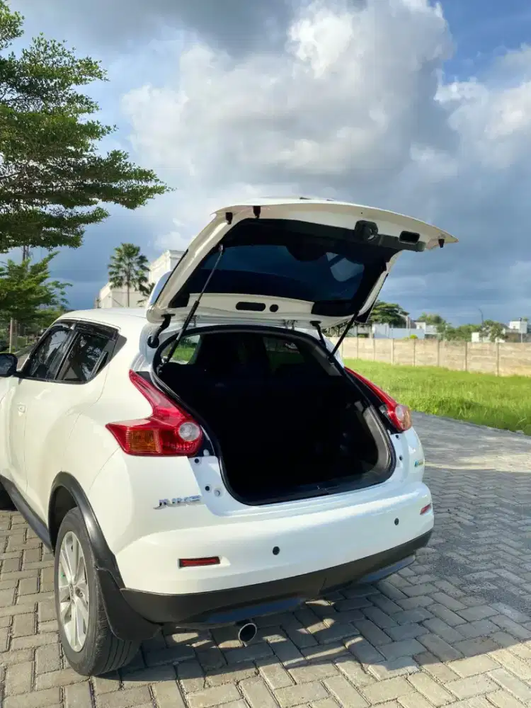 Nissan juke 1.5 4x2 AT CKD 2012 Lengkap semua