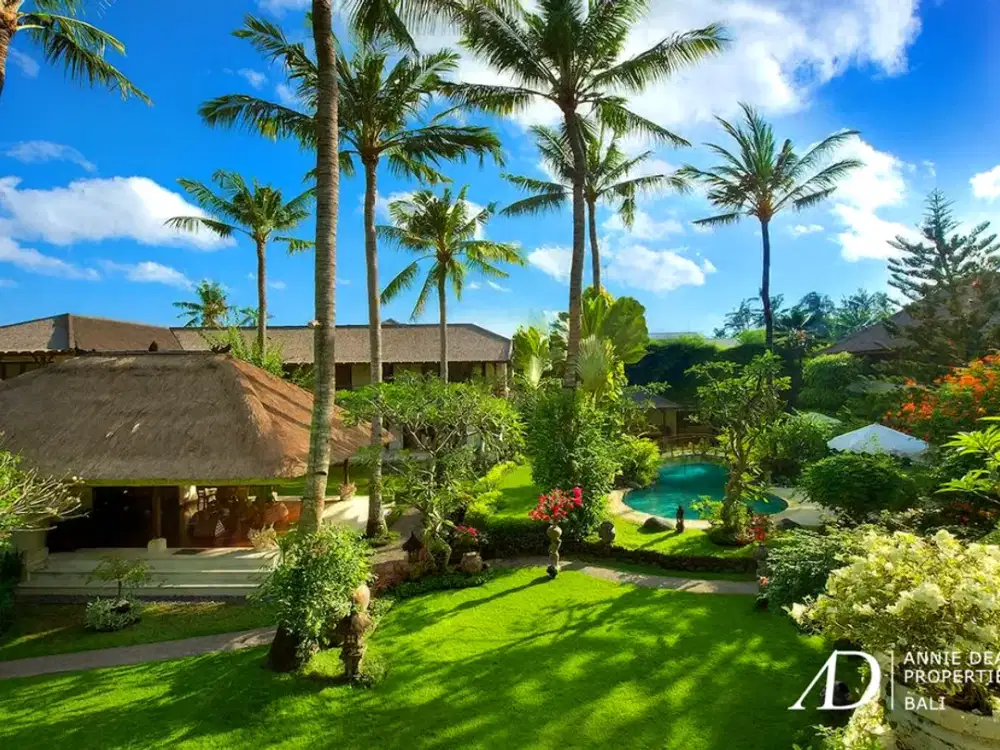 FREEHOLD | 8-BEDROOM ESTATE NEAR MERTASARI BEACH SANUR, BALI