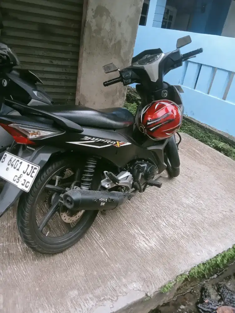 Dijual supra x 125 fi th 2015