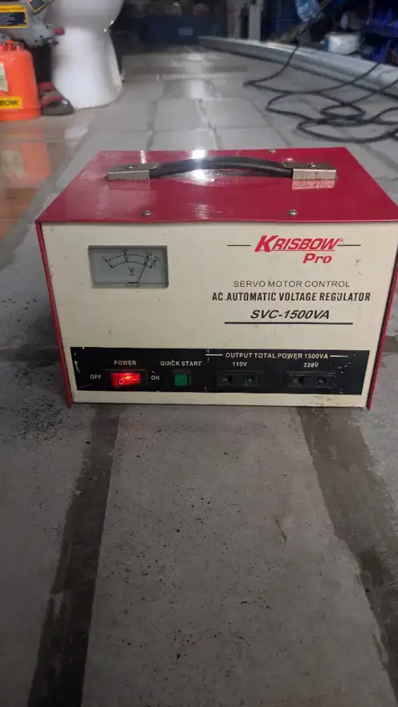 STABILIZER LISTRIK MERK KRISBOW PRO SVC-1500VA