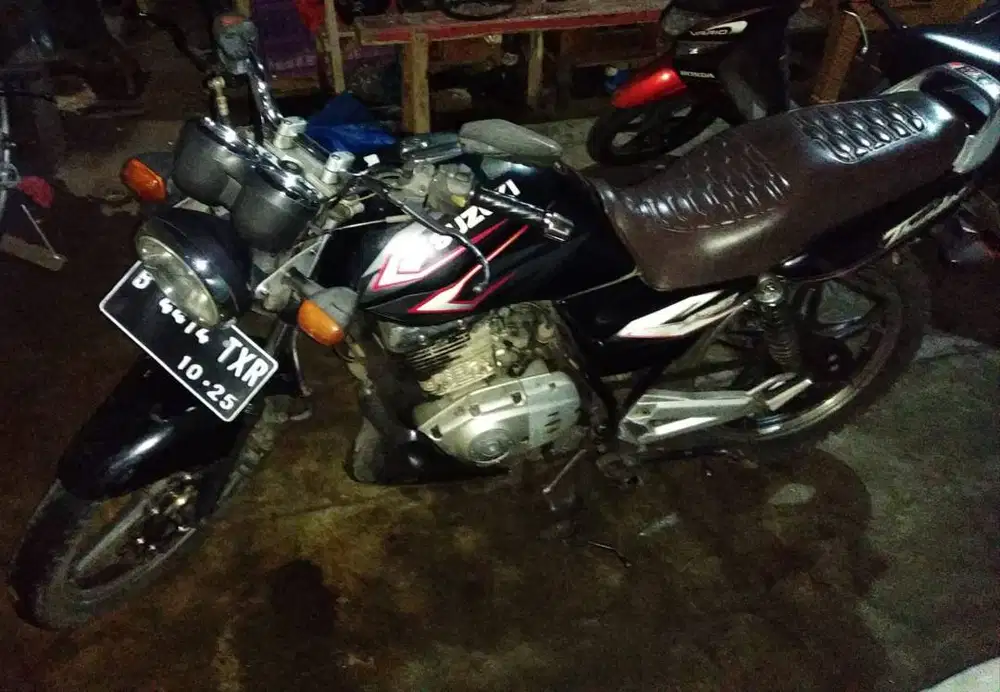 Dijual Motor Suzuki Thunder 125 Tahun 2010