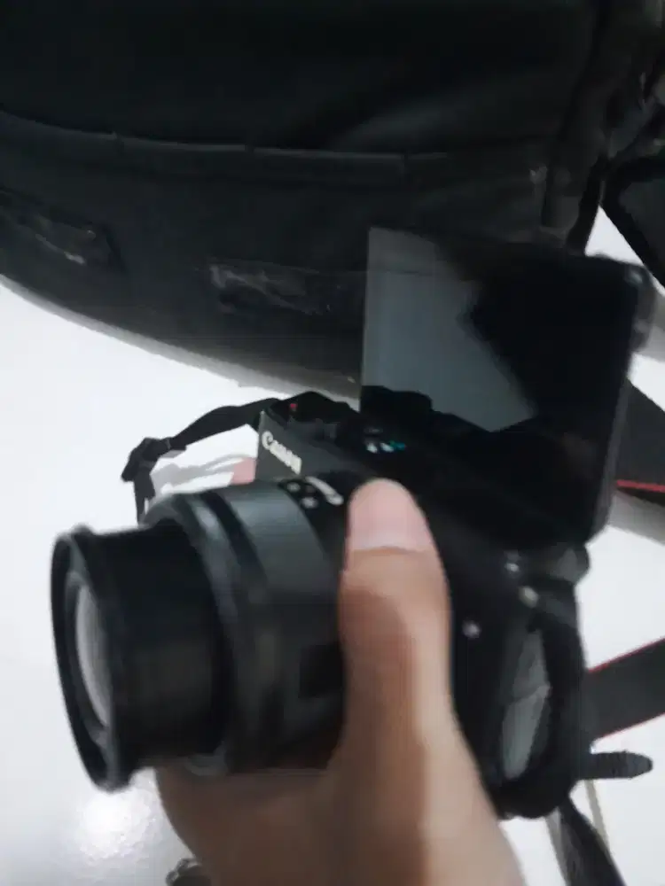 Canon EOS M10, lengkap dengan tas