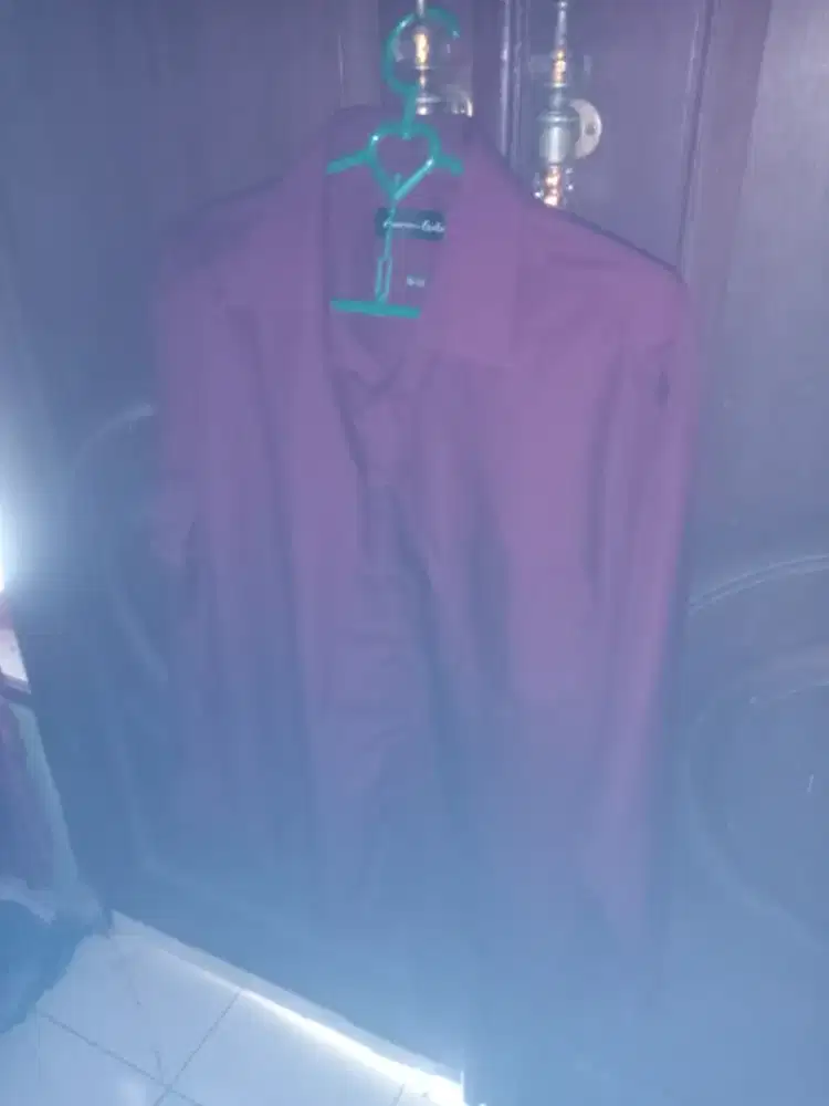 Kemeja Polos Lengan Panjang