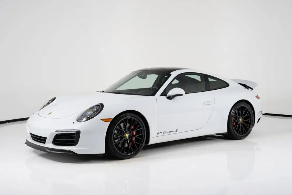Porsche 911 Carrera S 2018 White On Red