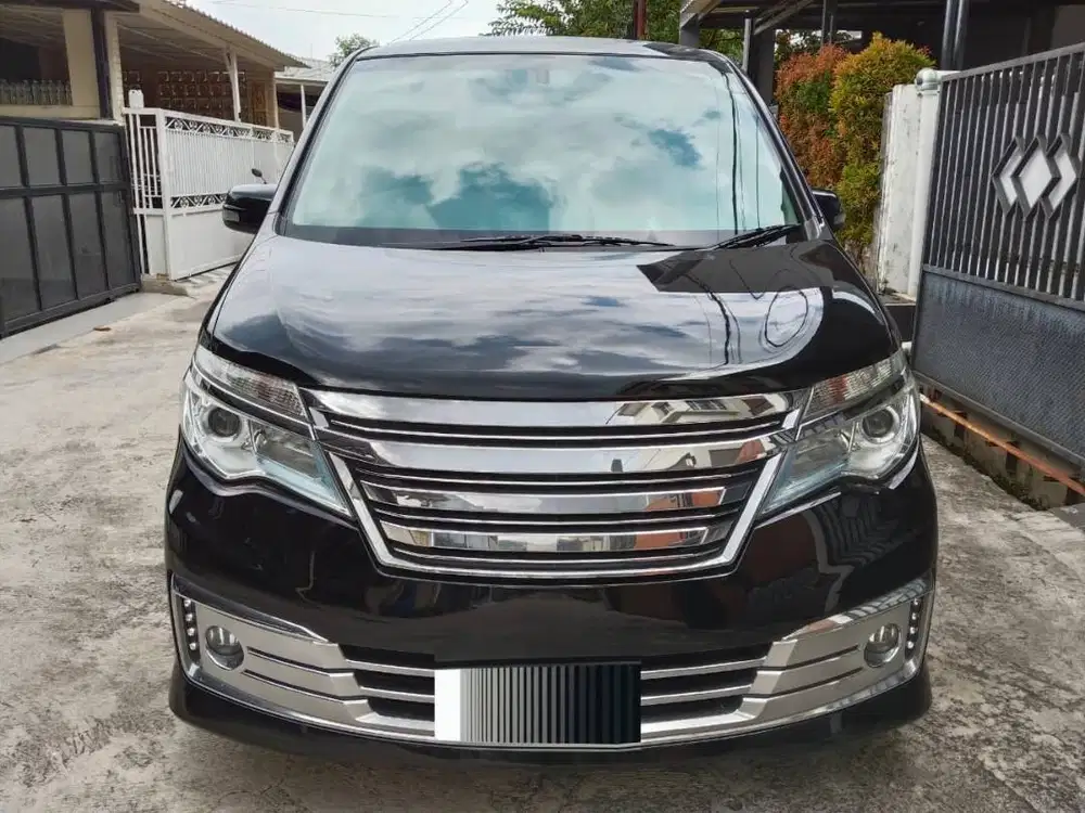 Dijual Nissan Serena HWS Panoramic Tahun 2015 (Type Paling Tinggi)