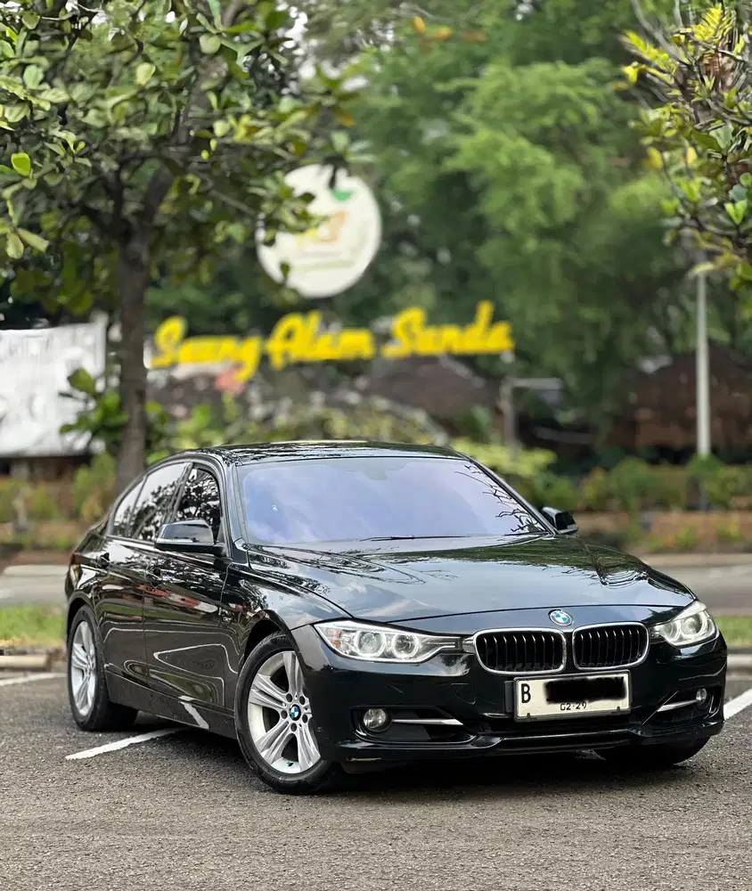 BMW 320i 2015 Bensin
