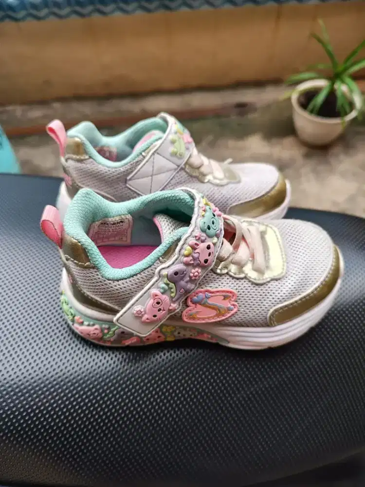 sepatu anak skechers size 24 no minus