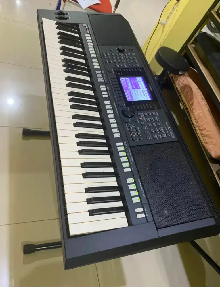 Keyboard Yamaha PSR S750
