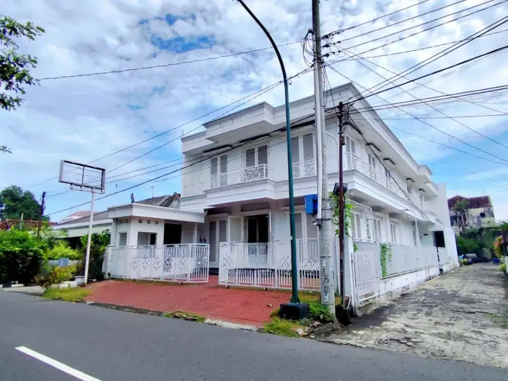 KANTOR LUAS DI DAERAH WIROGUNAN, MERGANGSAN, JOGJA