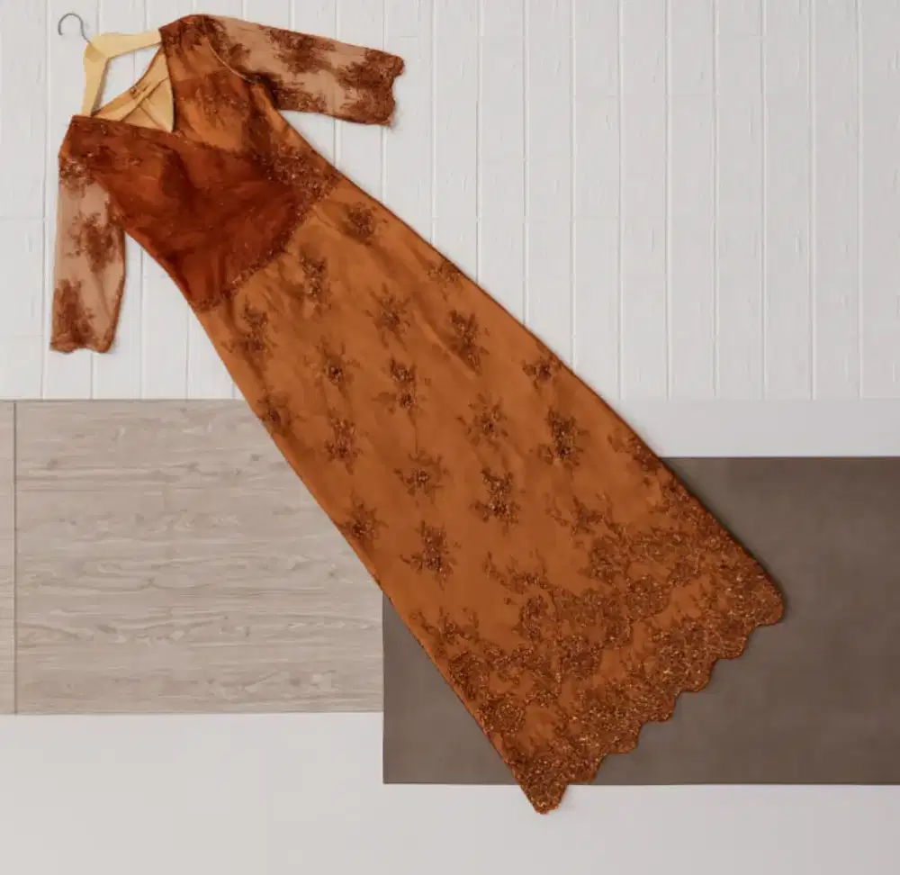 Gaun Pesta Coklat Bata