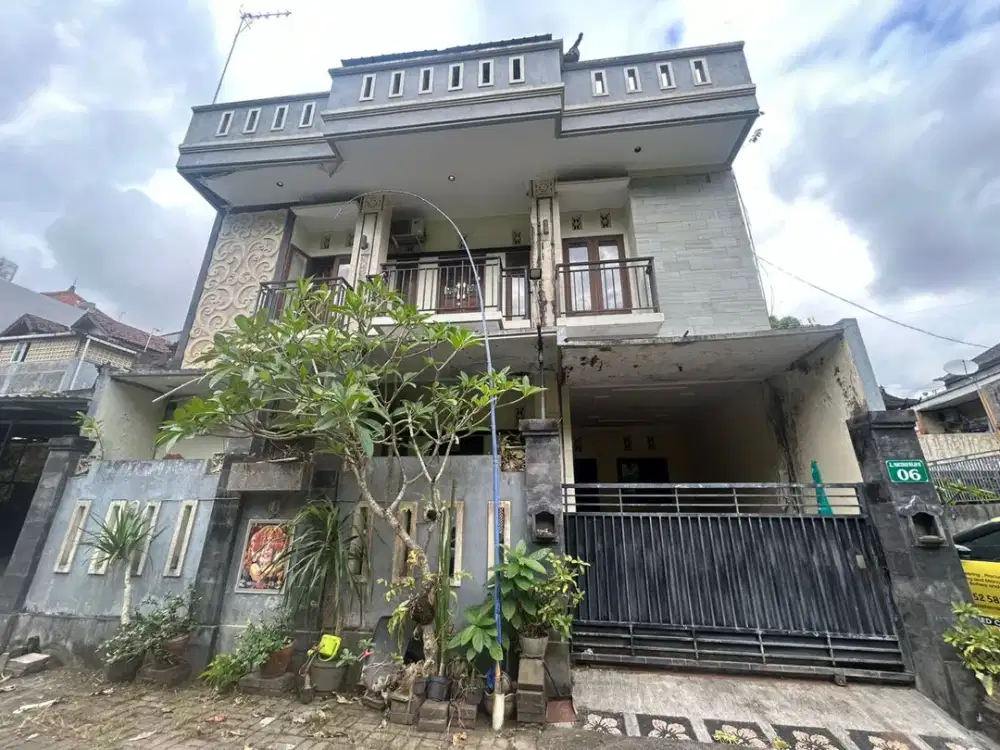 Rumah Lantai 3 Kawasan Strategis Harga Terjangkau