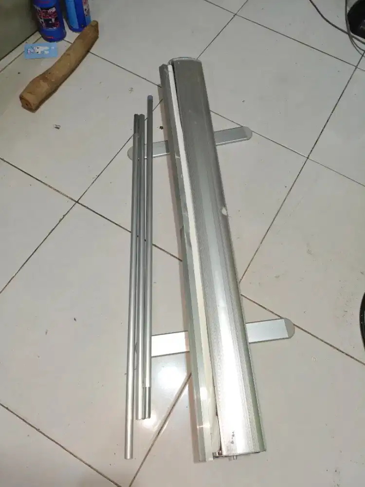 ROLL BANNER UK 180×80 Harga untuk 4 buah
