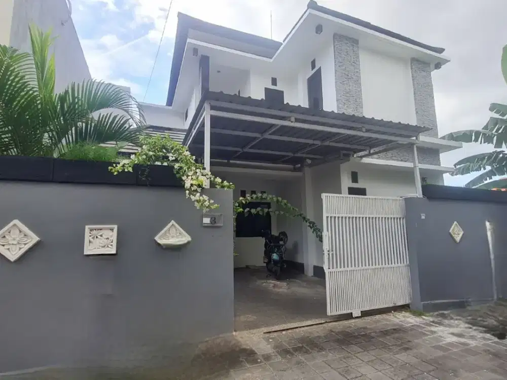 Rumah Cantik dan Strategis Disewakan, di Renon, Denpasar Area