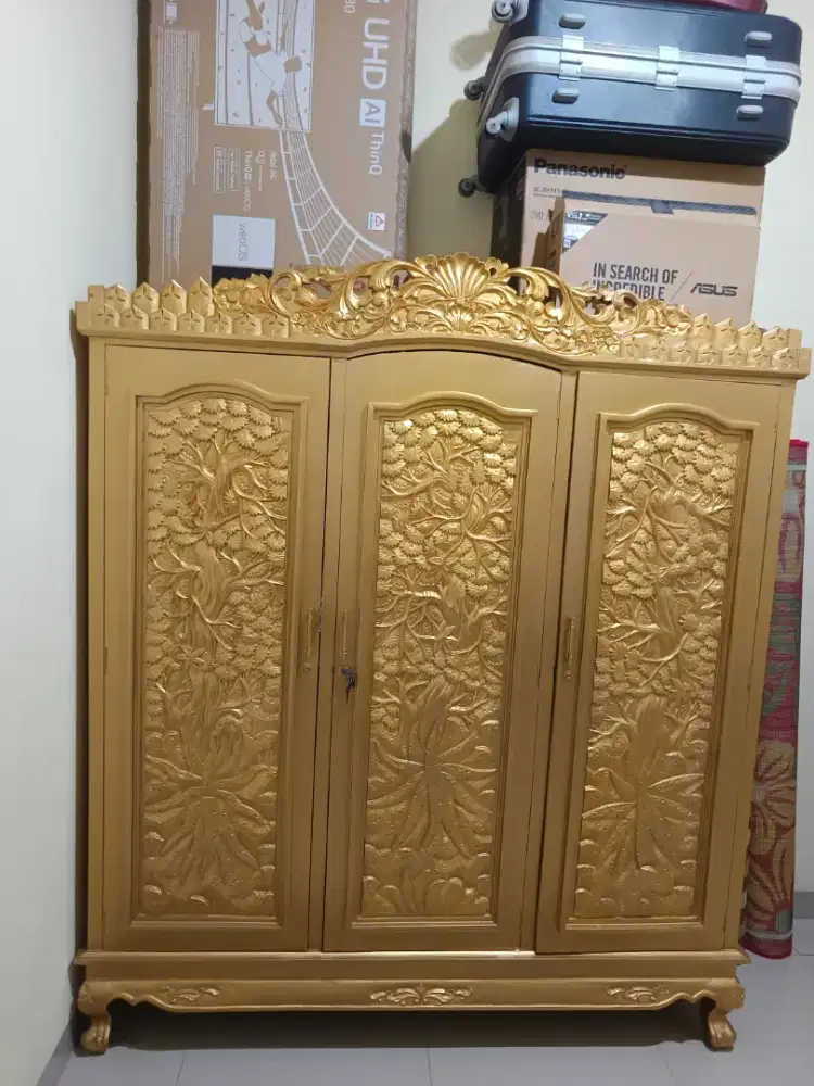 Lemari jati 3 pintu