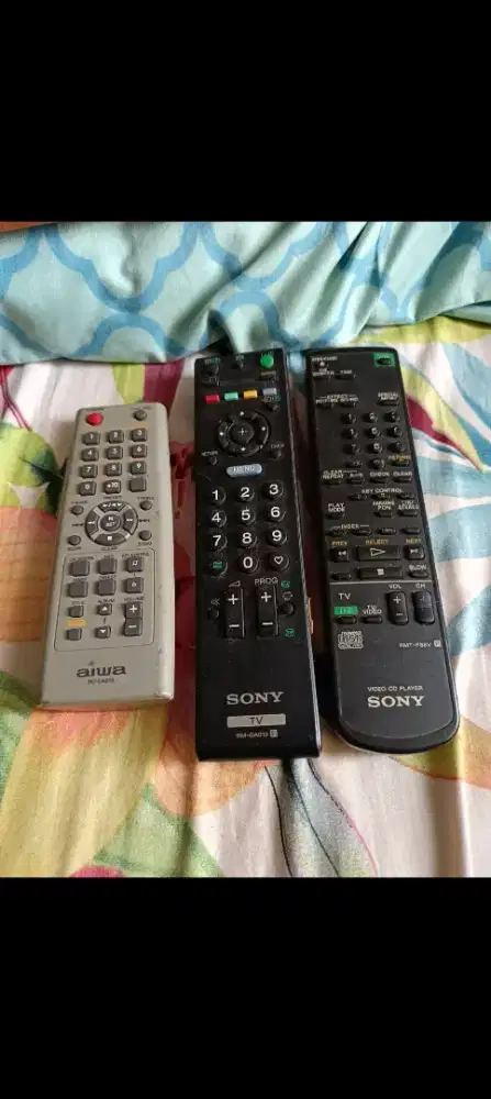 Dijual Borongan Remote total ada 9 pcs.