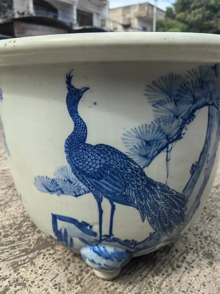 Pot Biru Putih Jepang – Motif Merak