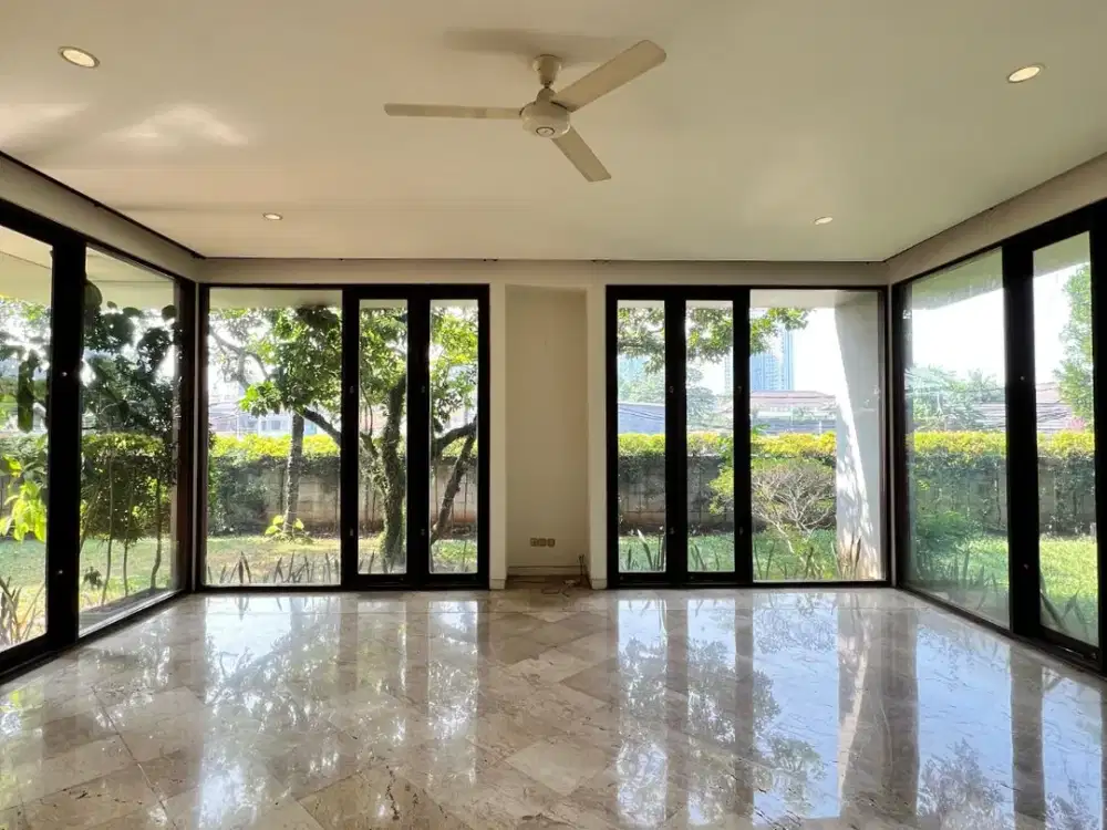 RUMAH TROPICAL MEWAH HALAMAN & TAMAN LUAS – KEMANG / PEJATEN BARAT | LT 1.028 m² | SHM