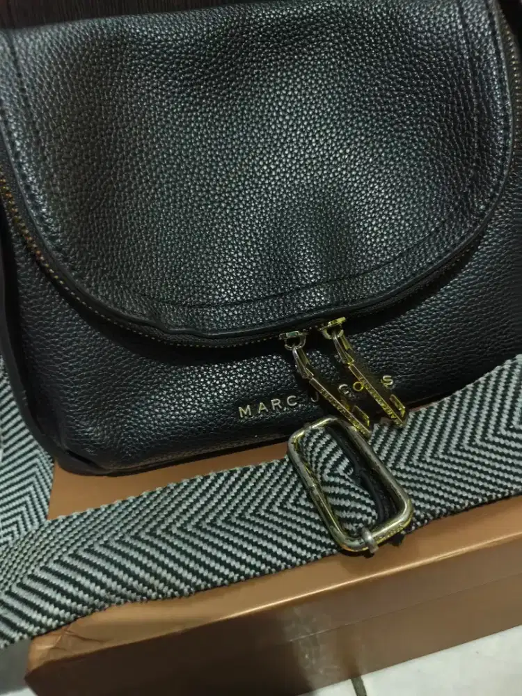 Tas wanita MJ hitam