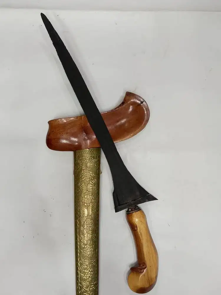 Keris Sepuh Brojol pamor keleng era Padjajaran warangka gayaman solo