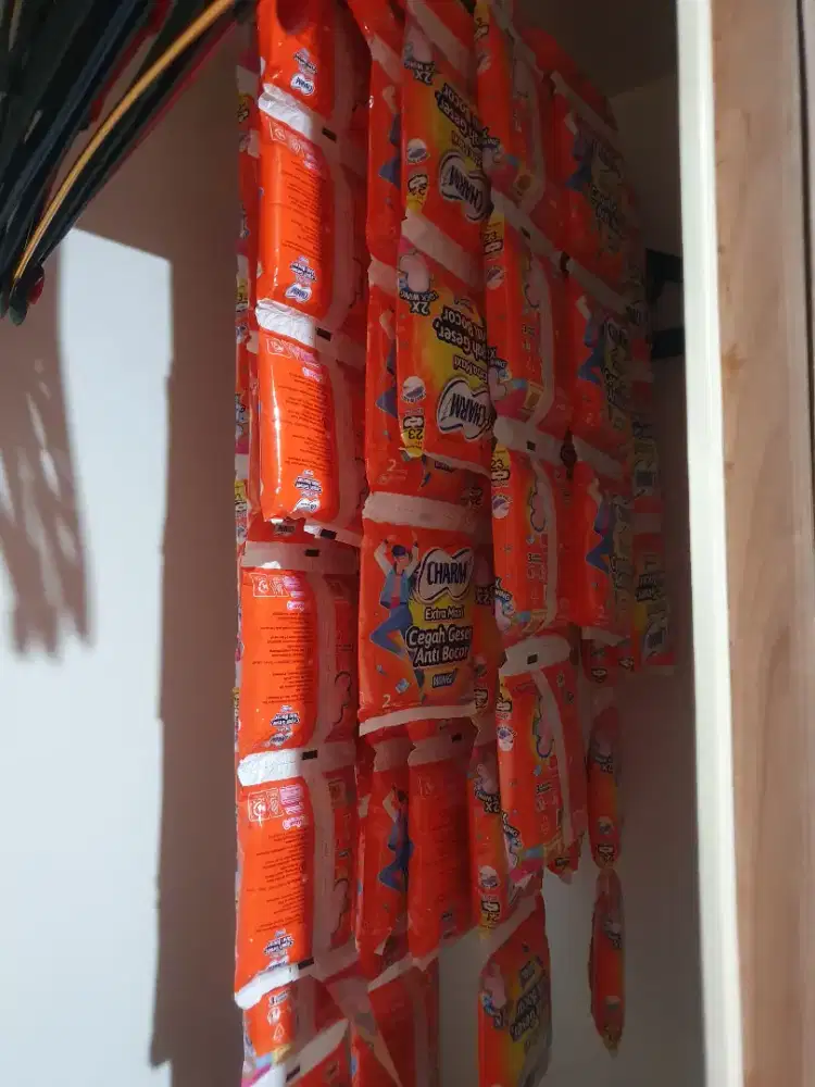 Charm Extra Maxi Wing 23cm 1Dus isi 115bh Renceng Baru