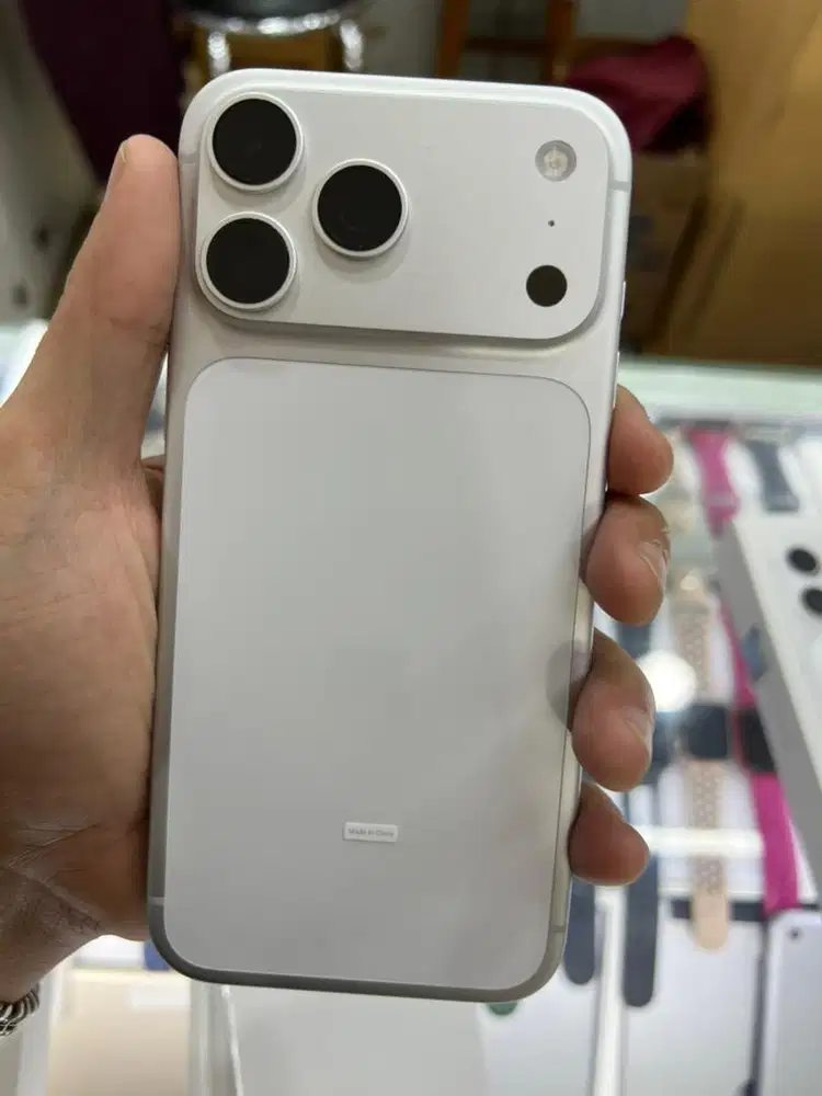 Iphone 17 promax 256 ibox silver like new bh 100 garansi nov 20262