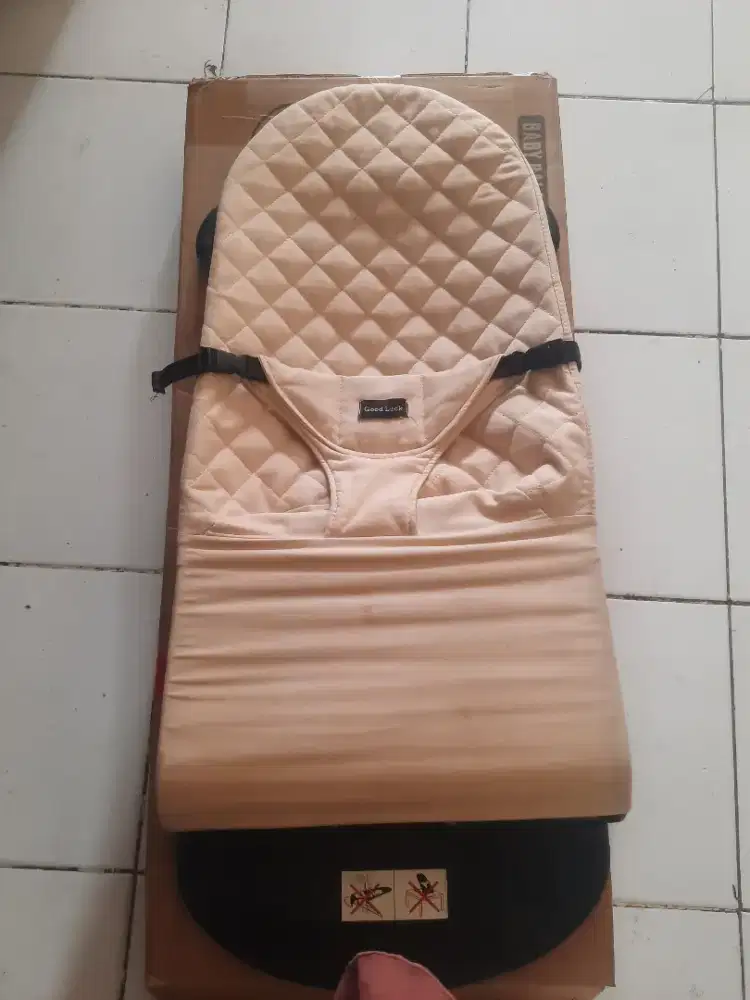 Baby bouncer Ayunan bayi
