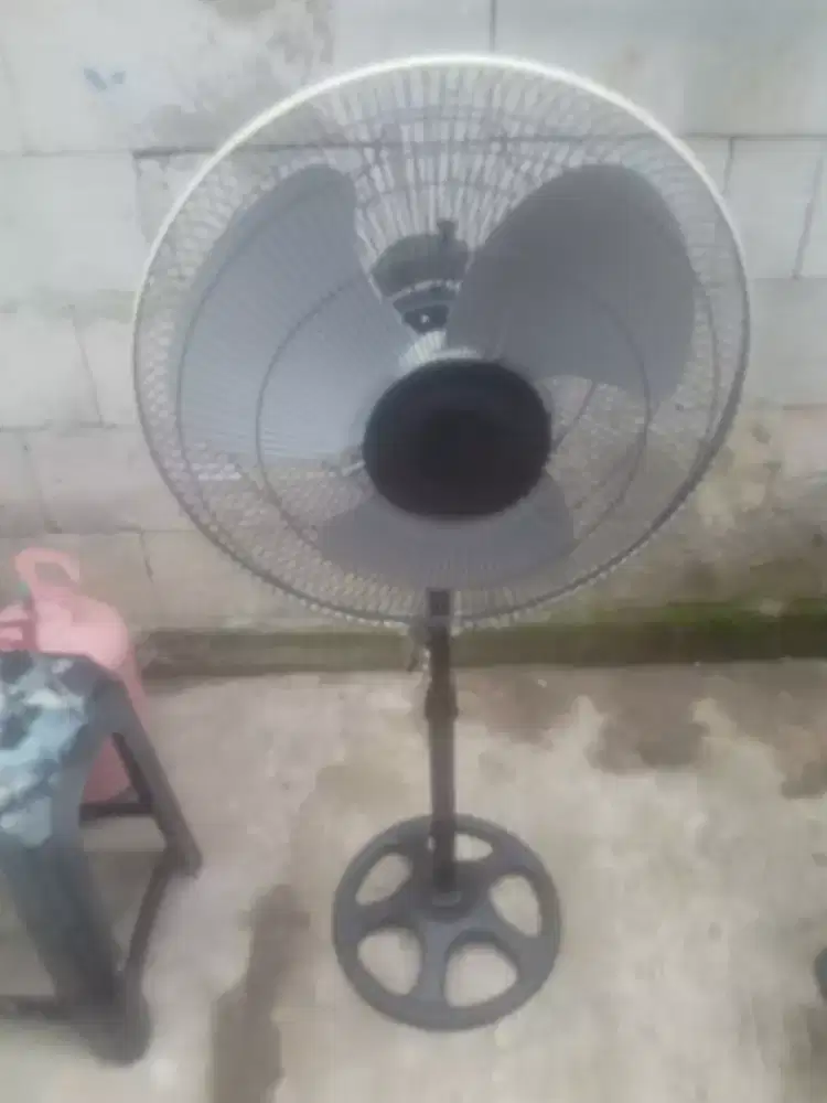 Kipas angin stand fan 16 inch merk cosmos normal siap pakai nego tipis