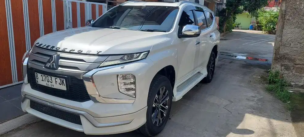 pajero sport dakar 4x2 AT