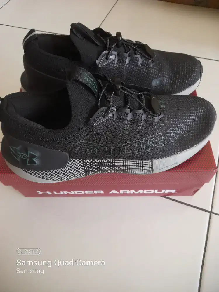 Under Armour size 40