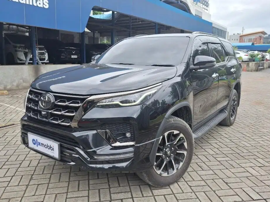 LOW DP Toyota Fortuner 2.8 VRZ GR Sport 4x4 Solar-AT 2022 JLQ