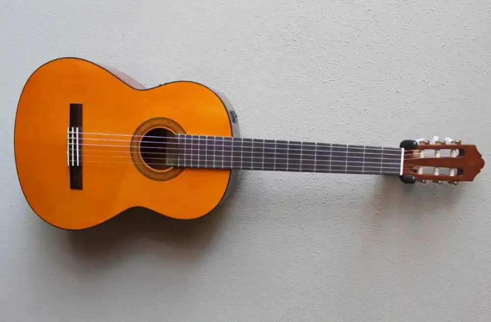 Gitar akustik klasik classic nylon yamaha cgx 102
