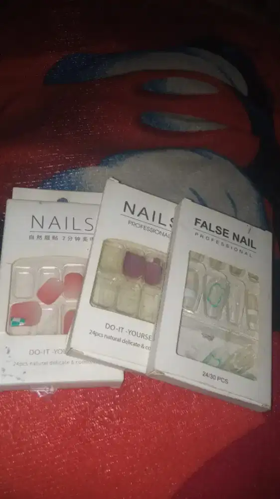 Kuku Palsu Perempuan