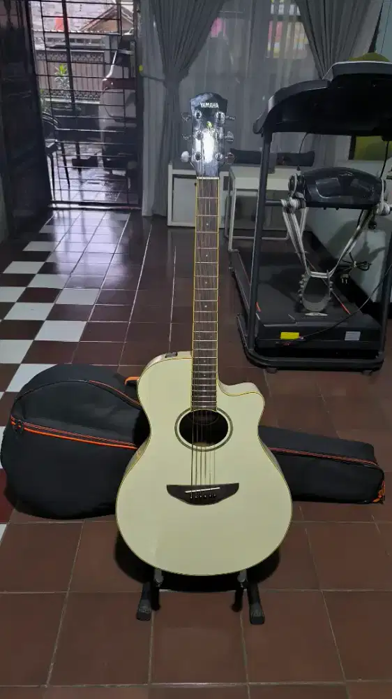 Gitar Akustik Elektrik YAMAHA APX600 Original