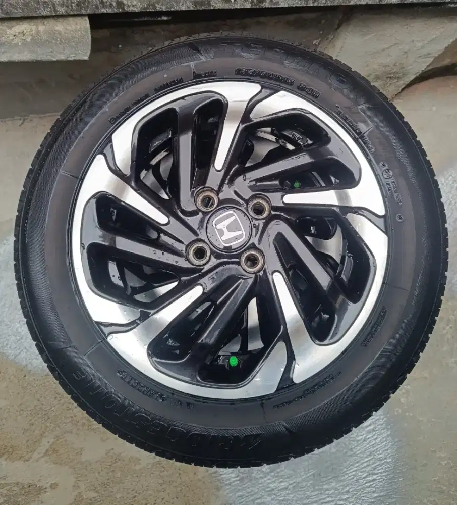 Velg Honda Mobilio RS