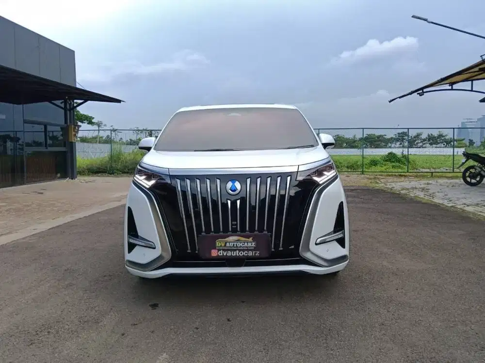 Denza D9 FWD 4x2 EV AT 2025