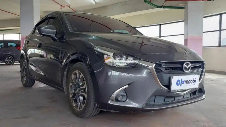 DP Rendah  9JT Mazda 2 1.5 R Bensin-AT 2018 Abu-Abu