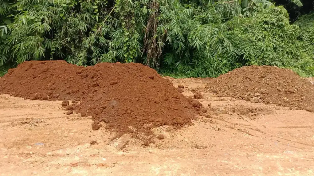 Dijual Tanah merah sisa proyek