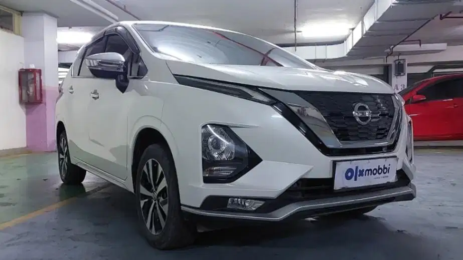 Pajak Panjang TDP 9JT Nissan Livina 1.5 VL Bensin-AT 2019 Putih